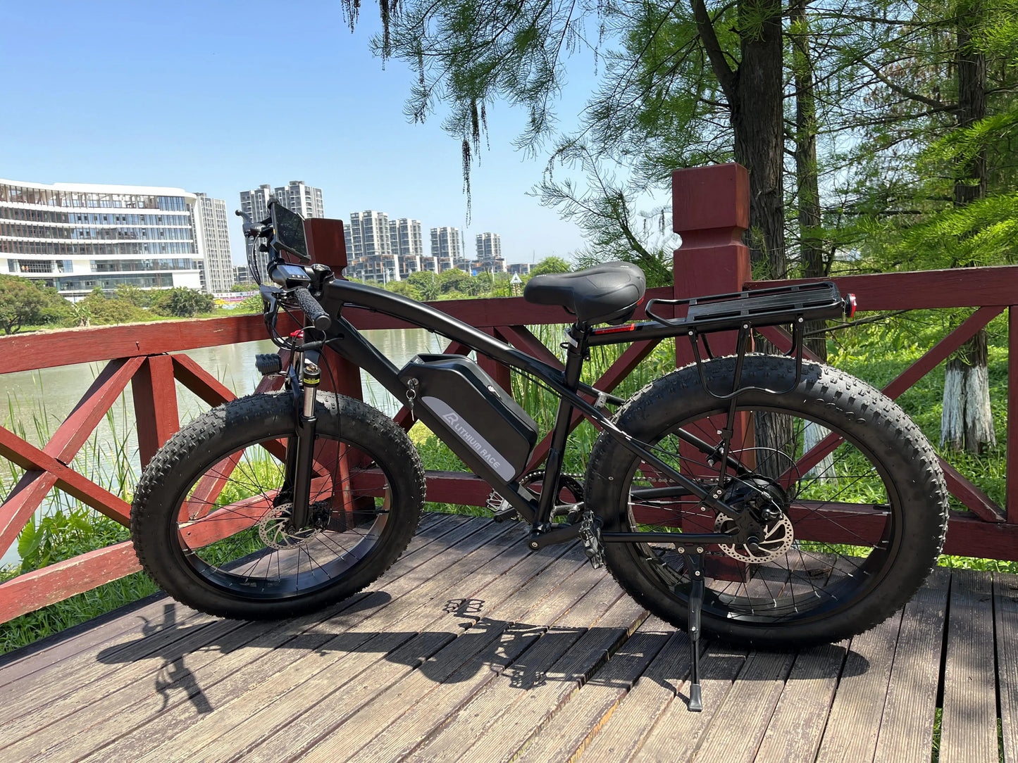 "Mountain Urban E-bike 750W Electric Bike for Adults - 48V 17.8AH Power, 26 Inch Fat Tires, Road and Commuter Ready, High-Performance E-Bike for Off-Road Adventures and Daily Travel"