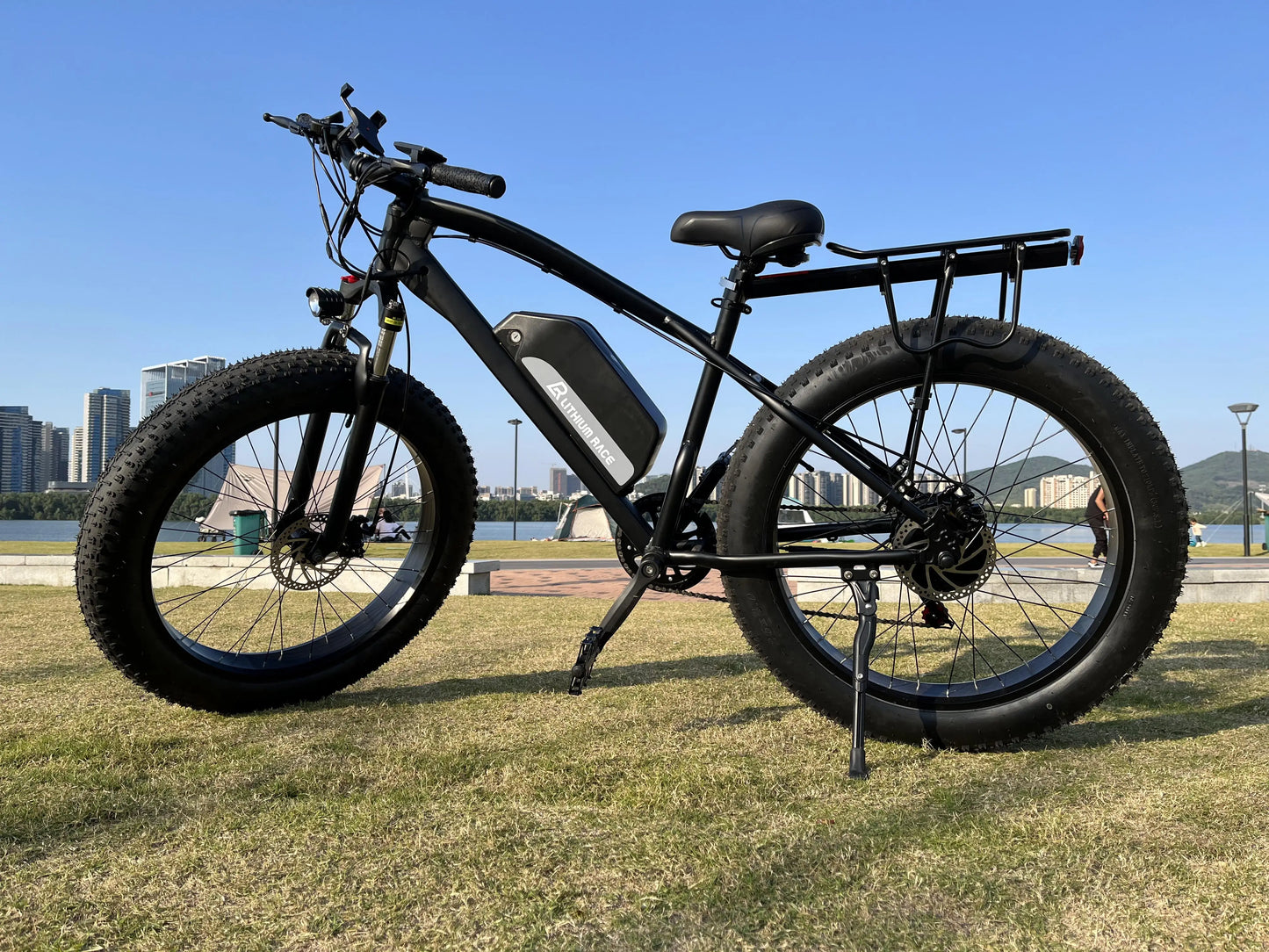 "Mountain Urban E-bike 750W Electric Bike for Adults - 48V 17.8AH Power, 26 Inch Fat Tires, Road and Commuter Ready, High-Performance E-Bike for Off-Road Adventures and Daily Travel"